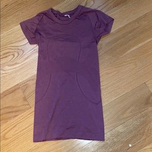 Lululemon size 2 swiftly neck short sleeve shirt